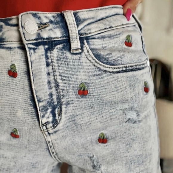 FLASH SALE ⚡️Judy Blue Cherry On Top Cutoff Shorts - Picture 3 of 9